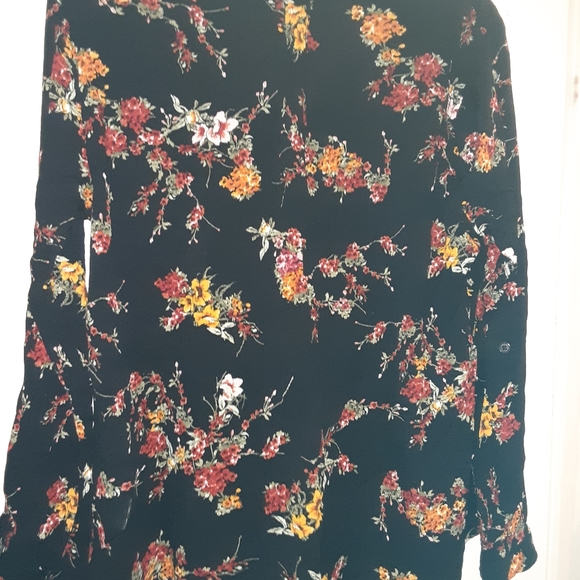 Hippie Rose long sleeve button up top size Large - Picture 2 of 3